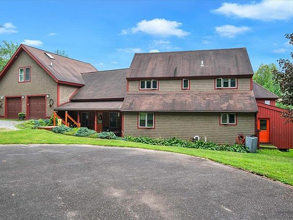 3rd image of 425 Poker Hill Road