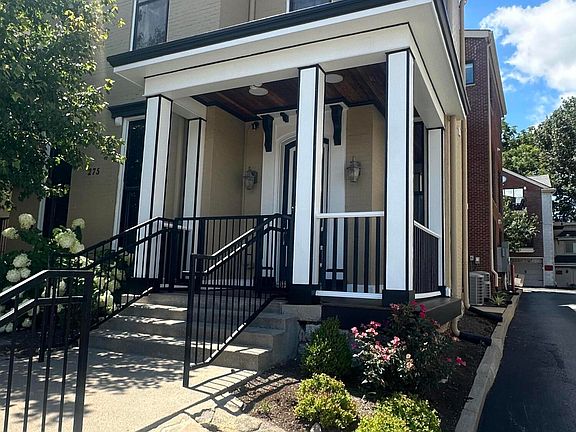 4th image of 275 S Limestone St Unit 150