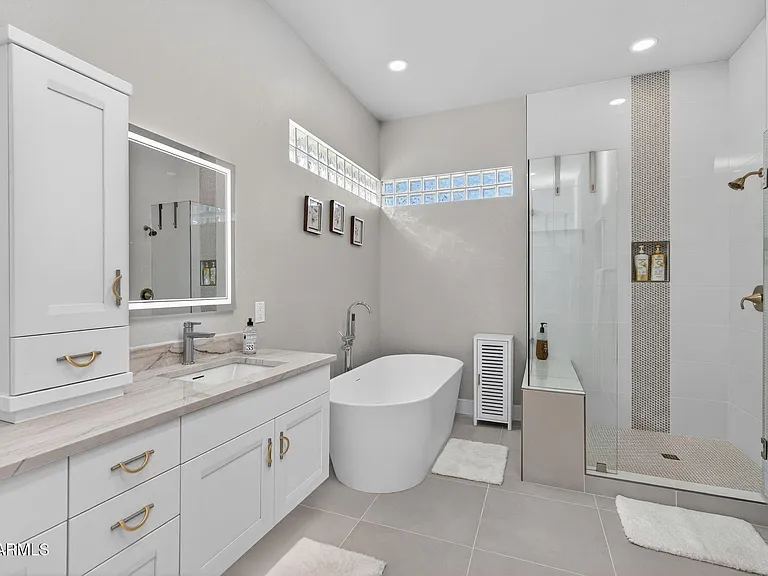 7700 E Princess Dr #6 — Photo 16