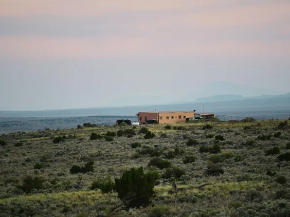207 Embers Rd, Carrizozo, NM 88301