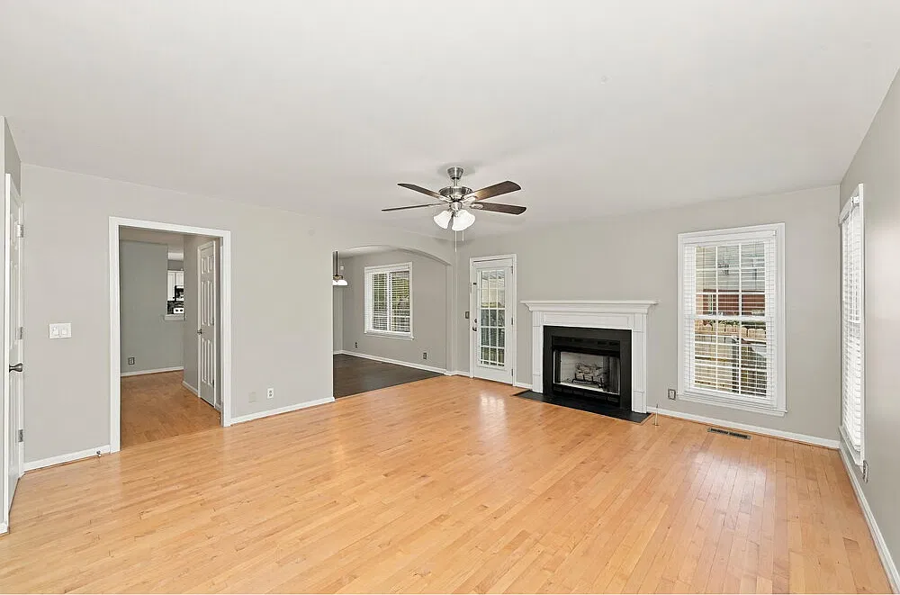 3 bed, 2.5 bath, 2787 sqft, $2,580 — Photo 4