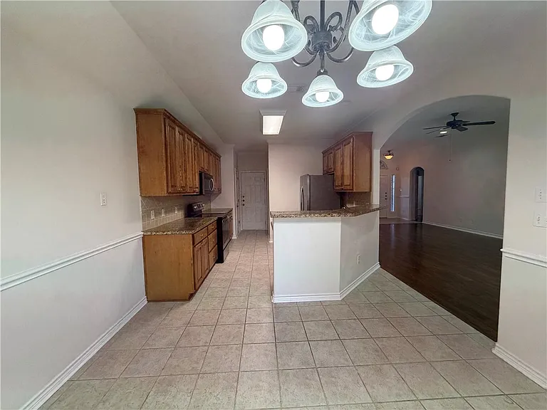 4216 Camber Ct — Photo 12