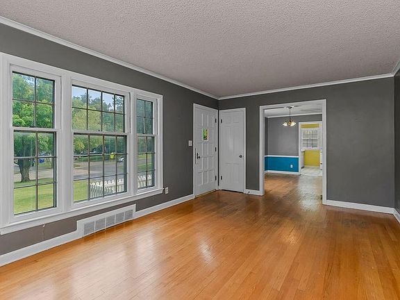 5th image of 7901 W 61st St