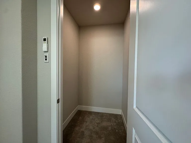 1684 Spring St — Photo 38