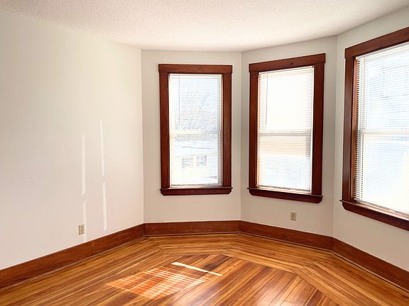 3rd image of 25 Bennett St #2