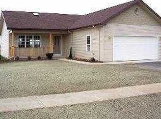 6702 Wesley Dr, Walbridge, OH 43465