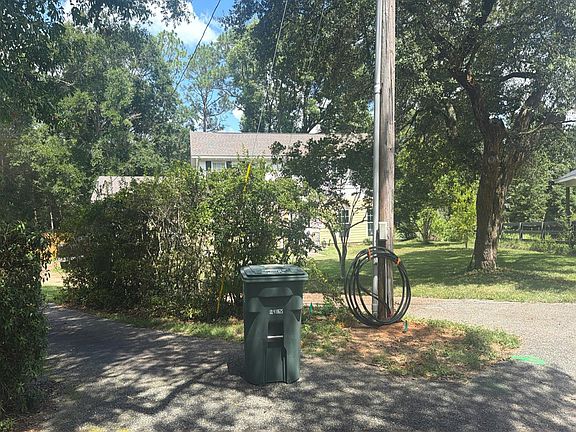 3rd image of 116 Schooley Cir
