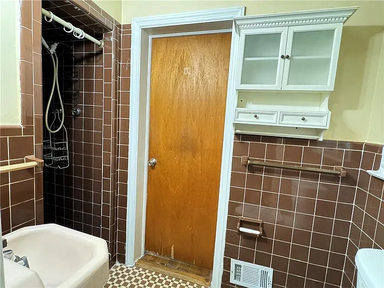 222 Pineview Dr — Photo 15