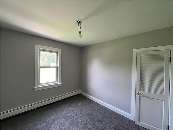 4th image of 210 N Broadway #1