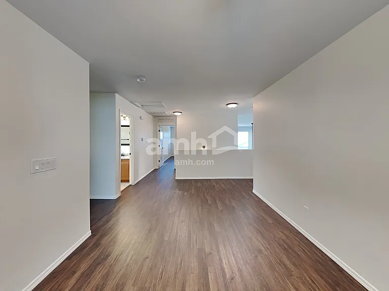 17238 W Maui Ln — Photo 11