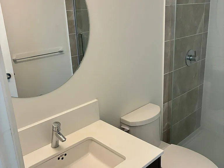 255 Bay St — Photo 22