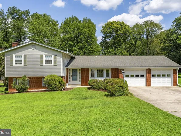 9904 Vale Rd, Vienna, VA 22181