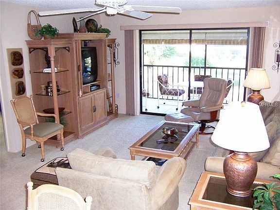 3rd image of 370 Three Lakes Ln Unit L