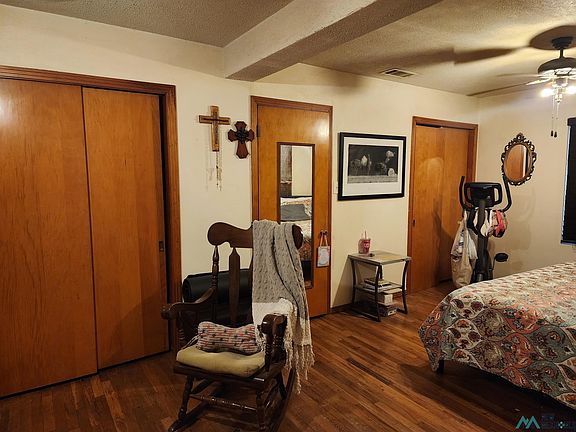 5th image of 506 W Berry Dr