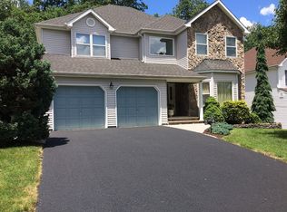 100 Seasons Glen Dr, Morris Plains, NJ 07950