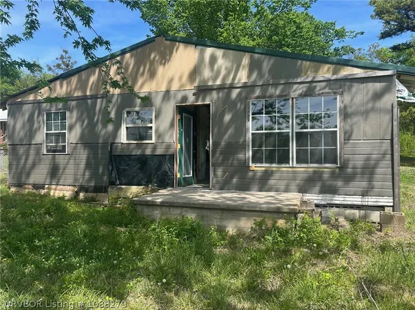 900 S Church St, Poteau, OK 74953