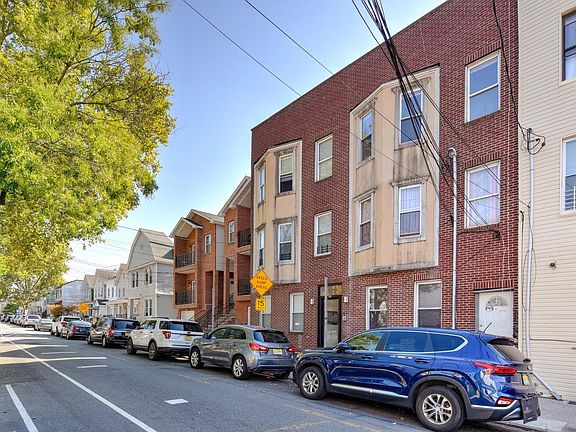 3rd image of 243 Pearsall Ave APT 3R