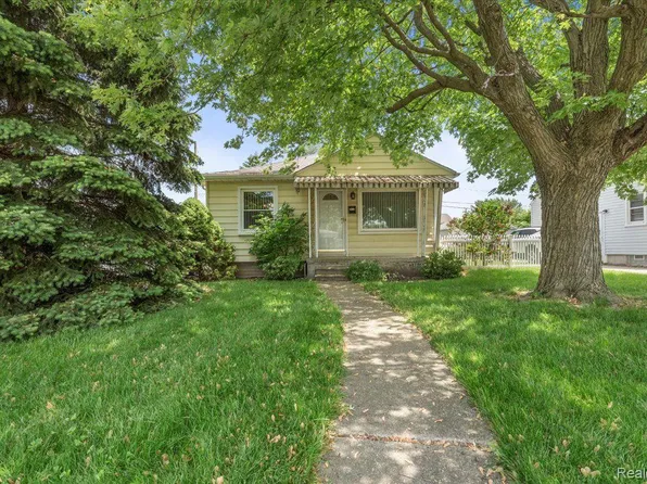 3807 15th St, Wyandotte, MI 48192