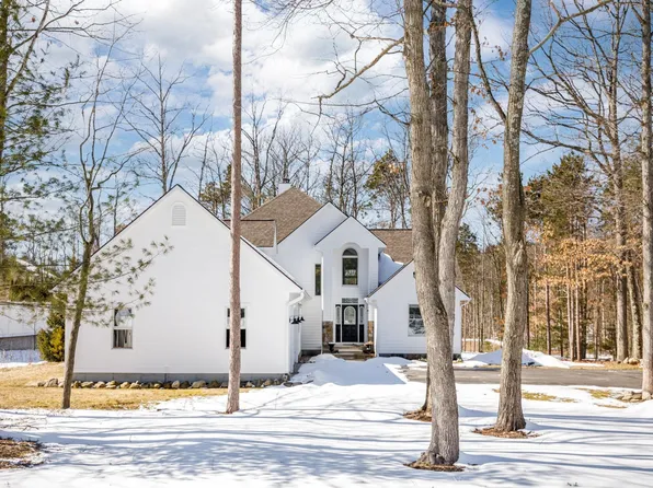 3271 Summer Leaf Dr, Traverse City, MI 49686