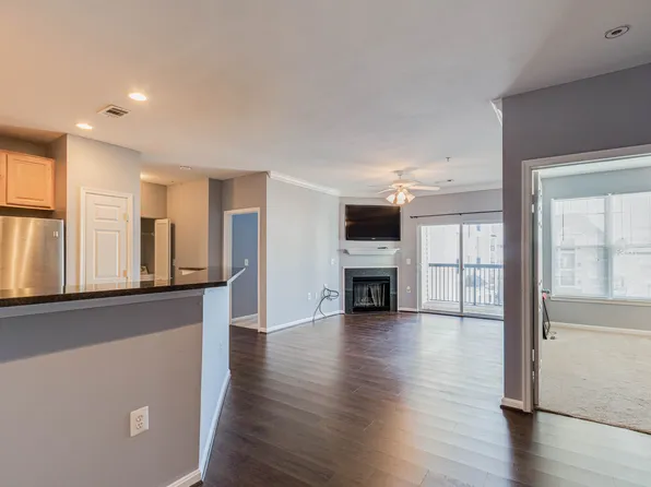 11317 Aristotle Dr APT 308, Fairfax, VA 22030