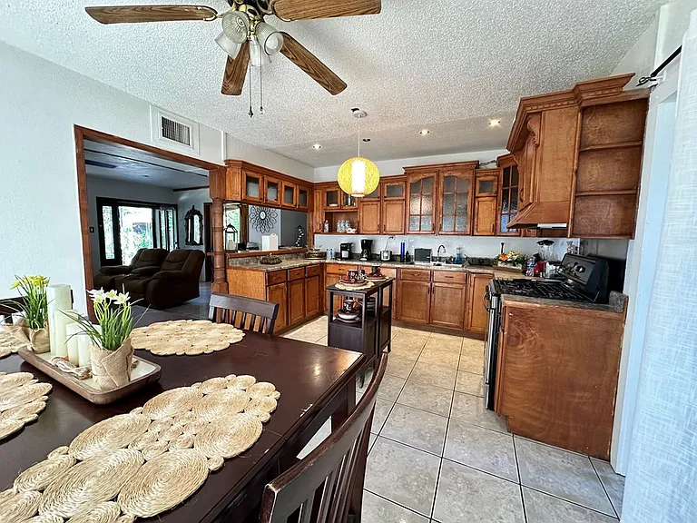 3174 Del Rio Blvd — Photo 3