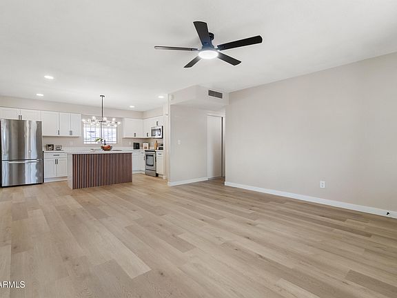 4th image of 6956 W MONTEBELLO Avenue