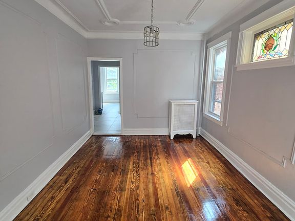 4th image of 211 Grant Ave #1L