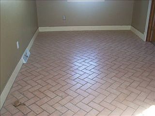 4th image of 42 Linton Ave