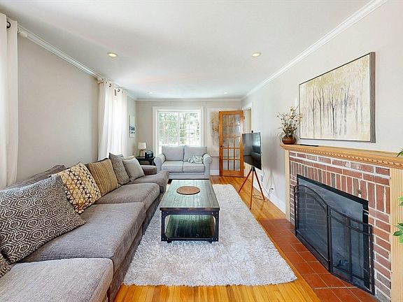 2nd image of 440 Huntington Ave
