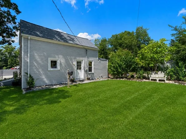 29 Sandwich Rd, Wareham, MA 02571