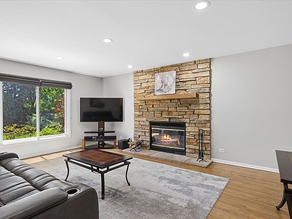 2nd image of 525 Newtown Dr
