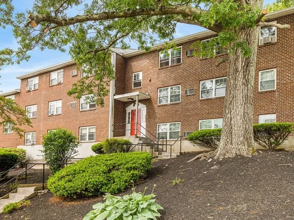 261 Boston Post Rd E APT 8, Marlborough, MA 01752