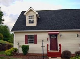 101 Hallbrook Dr #101, Johnson City, TN 37615
