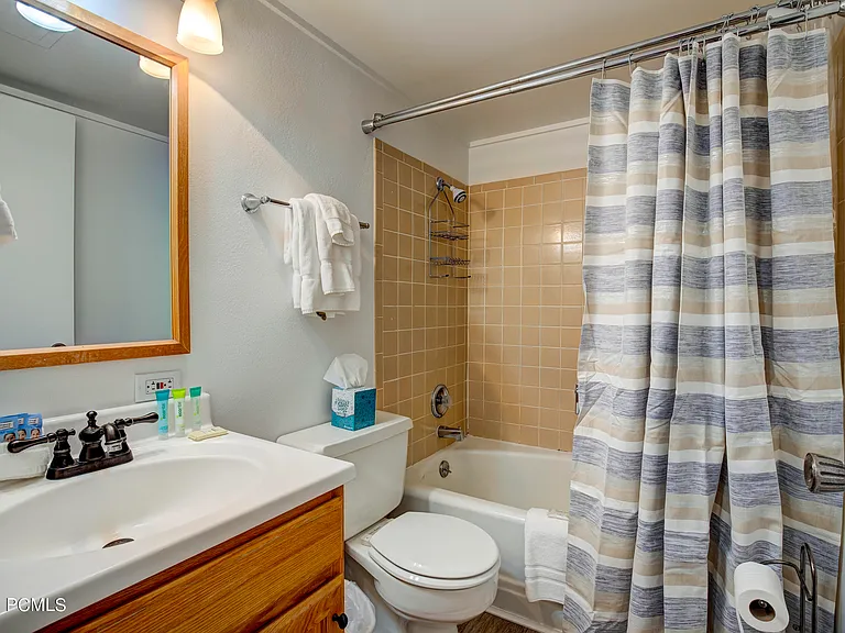 1482 Empire Ave #M3 — Photo 17