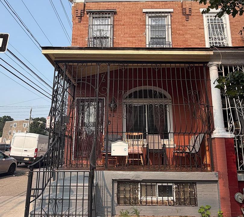 1st image of 52 N 28th St