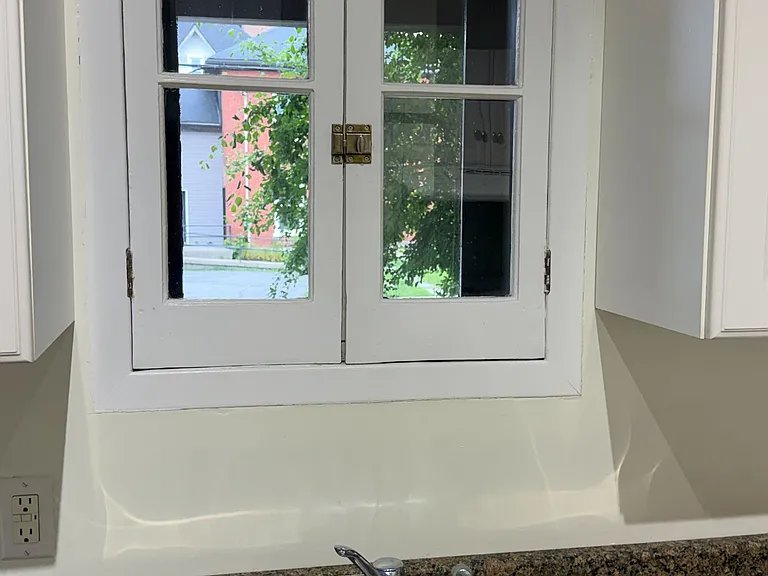 80 Bridge St W #4 — Photo 14