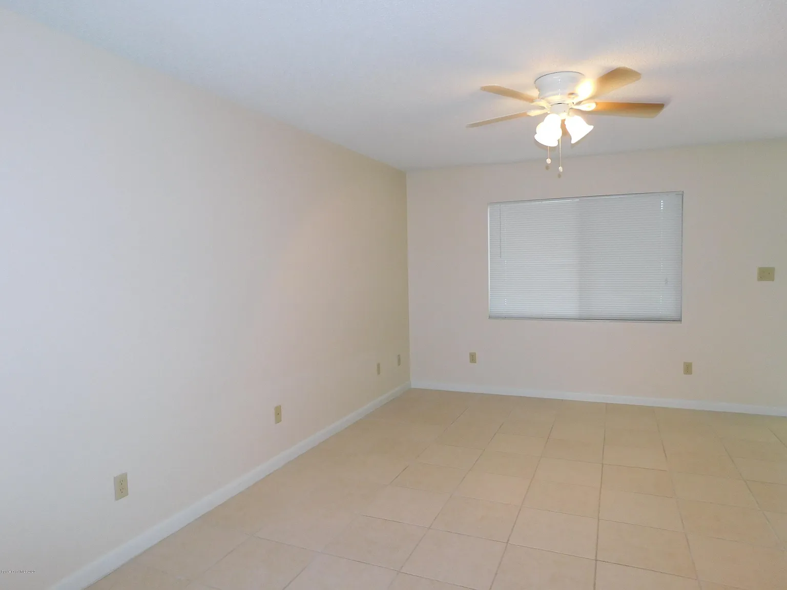 2 bed, 1.5 bath, 992 sqft, $1,800 — Photo 3