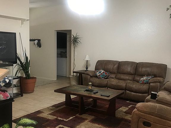 5th image of 8729 Rainbow Dr