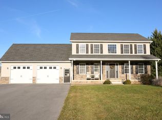 437 Lea Dr, Chambersburg, PA 17202