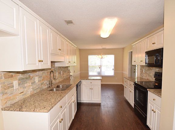 5th image of 3417 Essex Pl