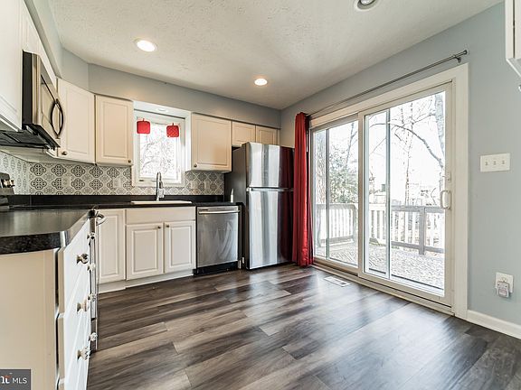 5th image of 7104 Renwick Ct