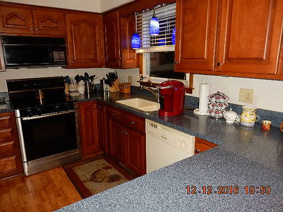 4th image of 2 Vaughn Ct