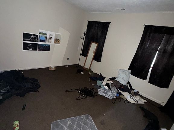 4th image of 107 Peck St