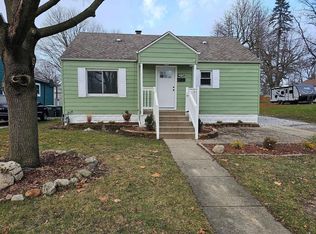 480 Grove Ave, Valparaiso, IN 46385