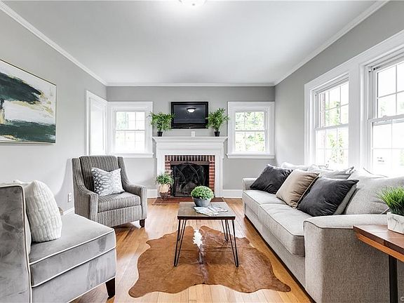 5th image of 300 W 26th St