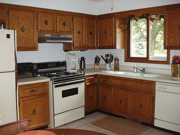 5th image of 721 NW Holcomb Dr