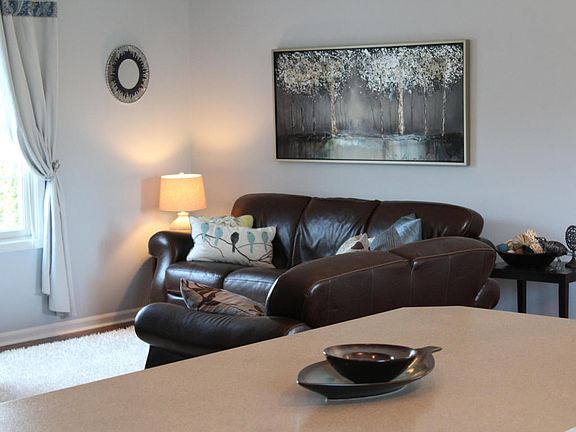 4th image of 2886 Sunrise Ave