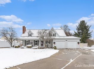 8768 Cavalier Ct, Jenison, MI 49428