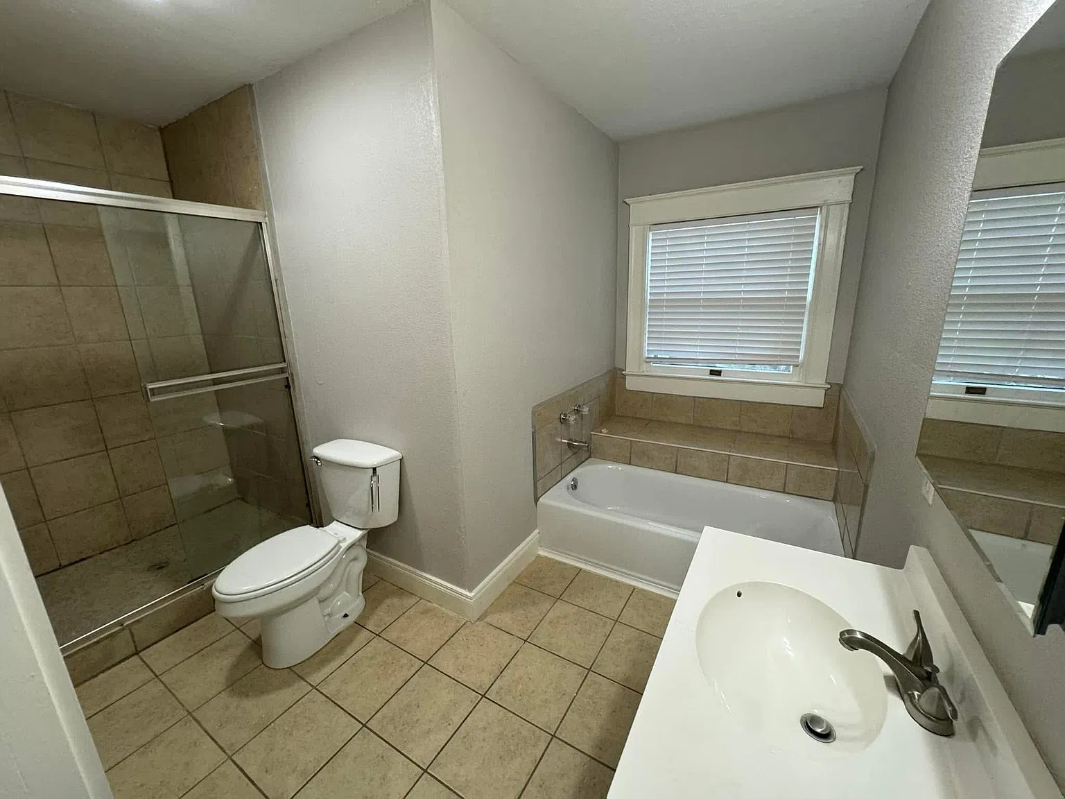 3 bed, 2457 sqft, $1,250 — Photo 4