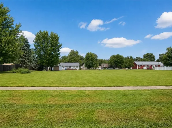 321 E Elk St, Odell, IL 60460